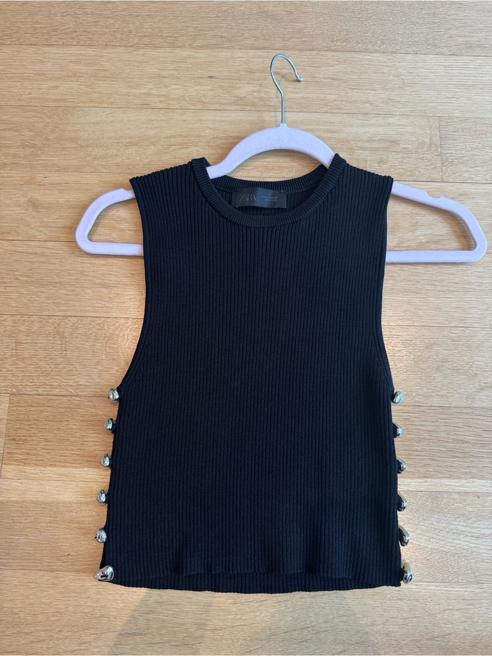 Zara Sleeveless crop top with unique Side Button Details